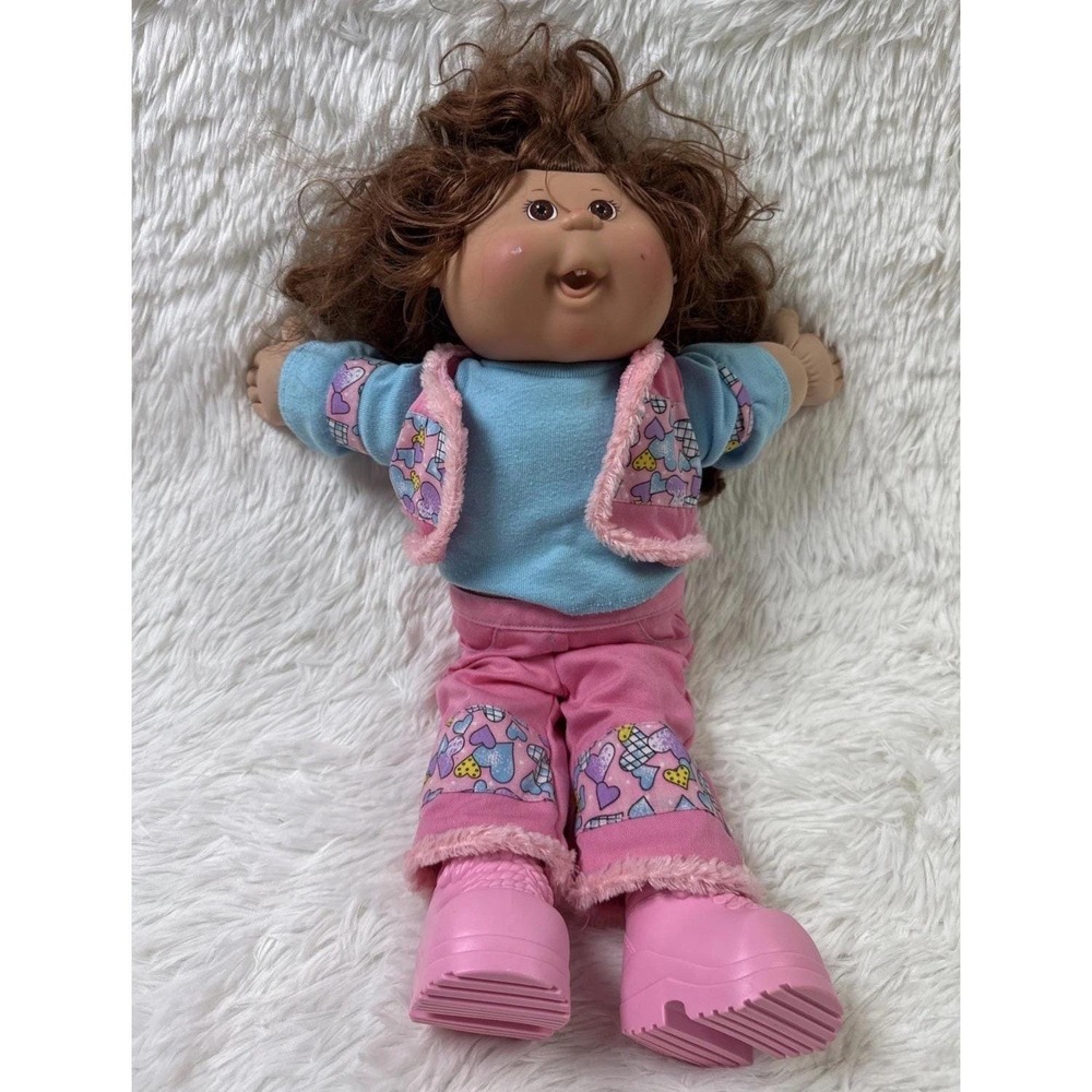 2005 Cabbage Patch Kids Doll Brown Curly Hair Teeth Pink Outfit Play Along